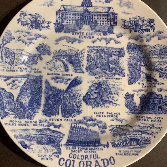 1960s Blue & White Ceramic Colorado Tourist Souvenir Collectible Display Plate - Picture 16 of 17